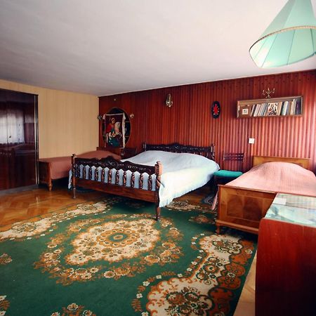 Apartment Gardenia Kutaisi Bagian luar foto