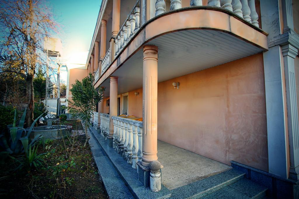 Apartment Gardenia Kutaisi Bagian luar foto