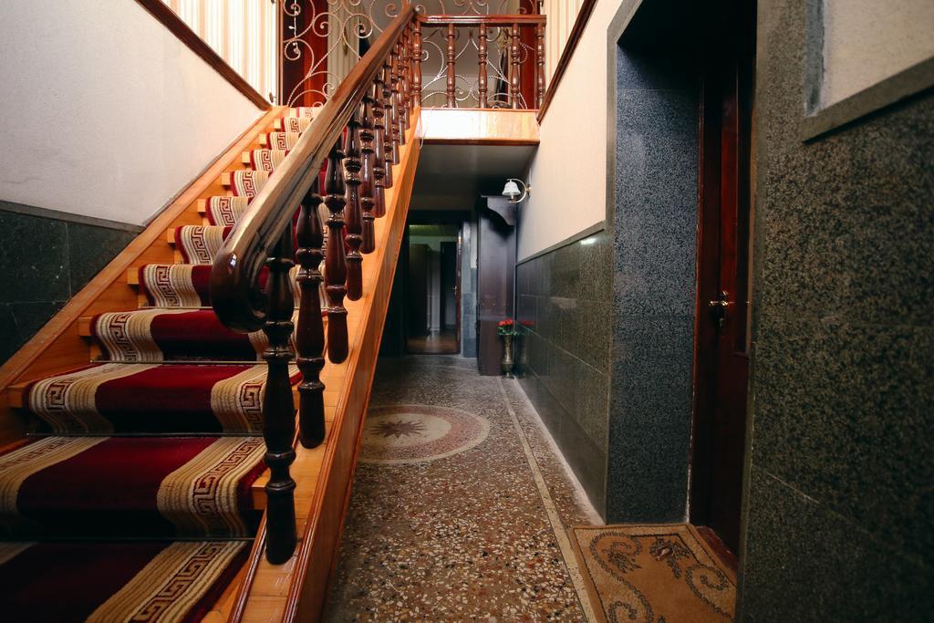 Apartment Gardenia Kutaisi Bagian luar foto